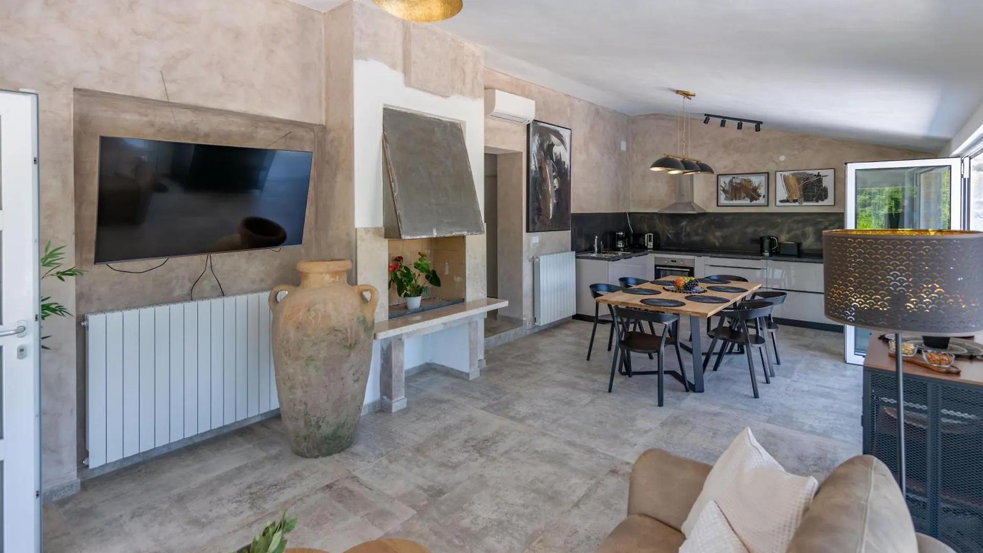 別荘 Villa Kalac, A Charming Holiday Pool Oasis Near The Sea Raša